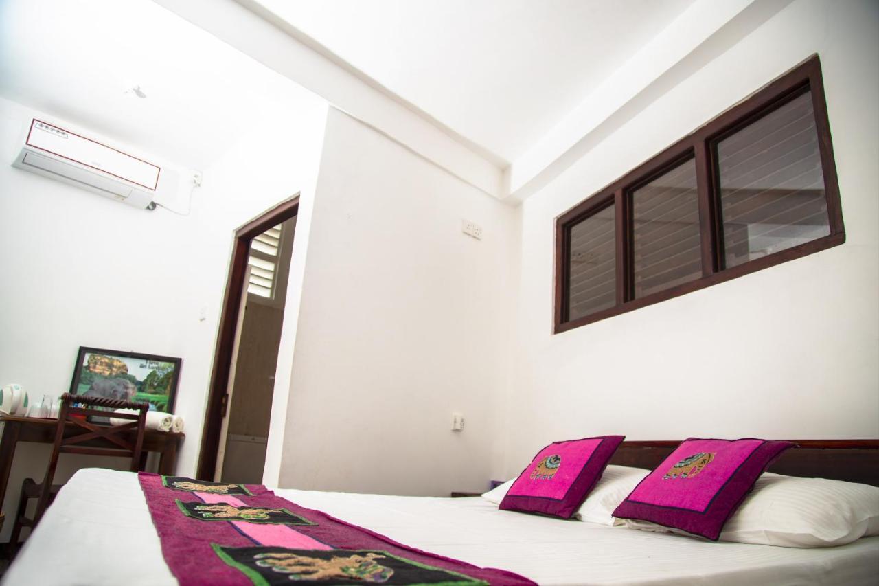 D Family Resort Anuradhapura Esterno foto