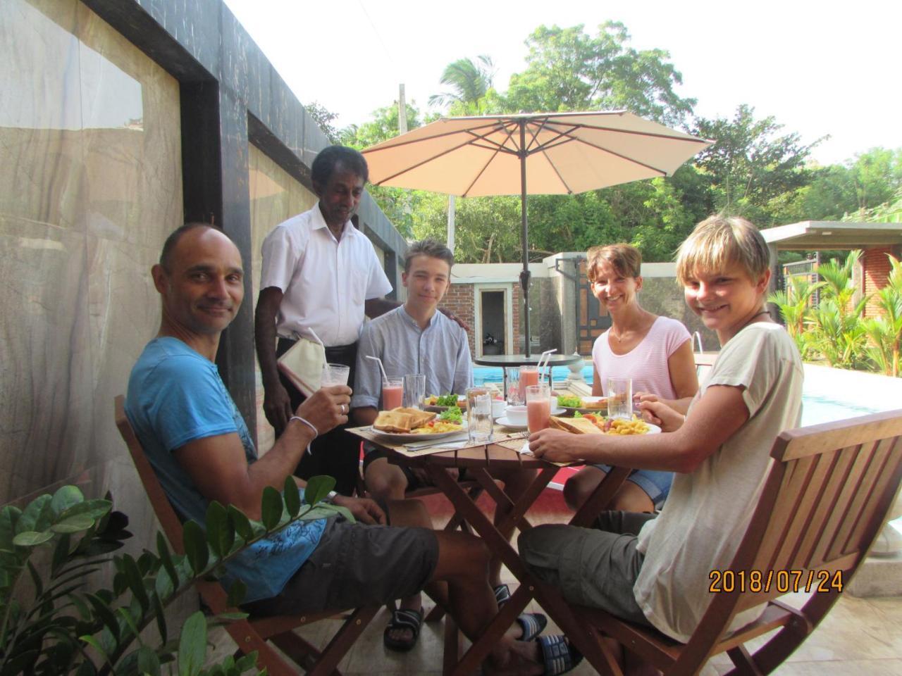 D Family Resort Anuradhapura Esterno foto