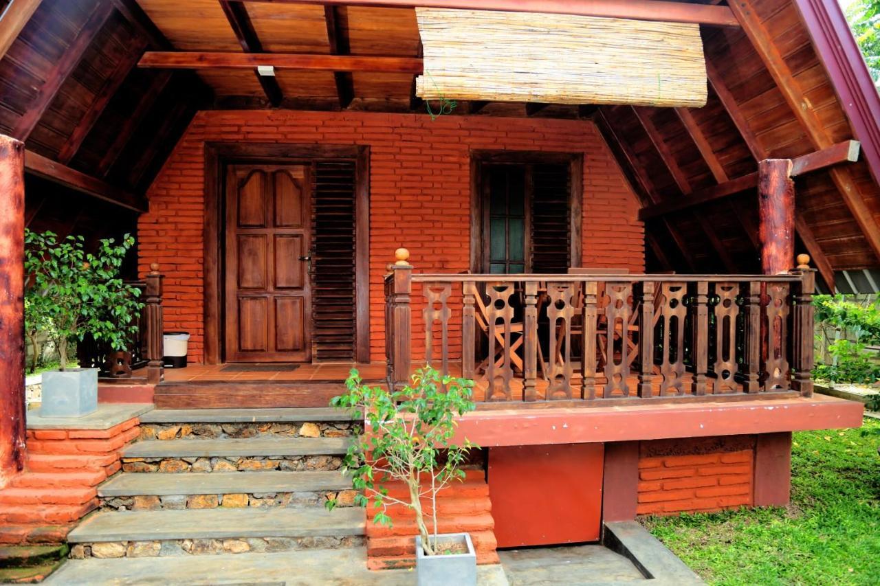 D Family Resort Anuradhapura Esterno foto