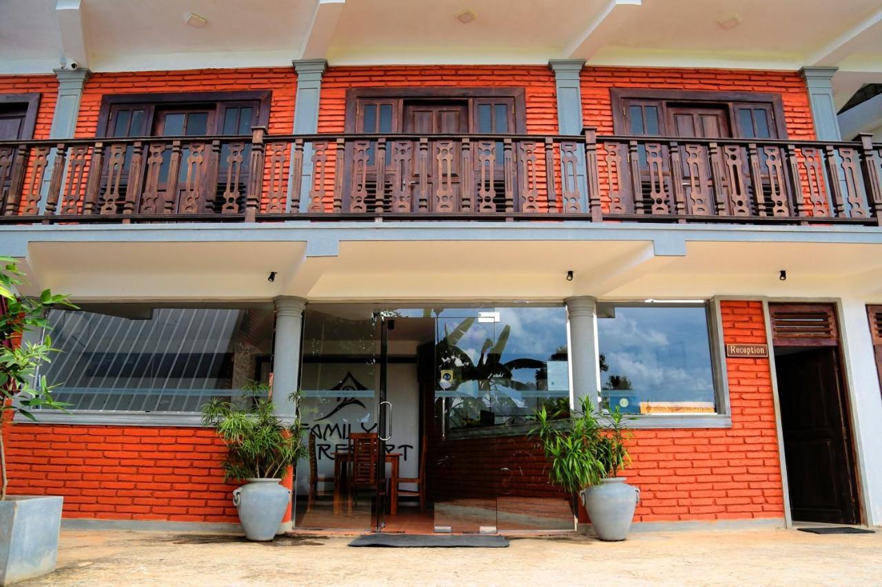 D Family Resort Anuradhapura Esterno foto