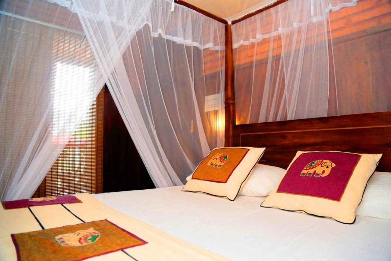 D Family Resort Anuradhapura Esterno foto